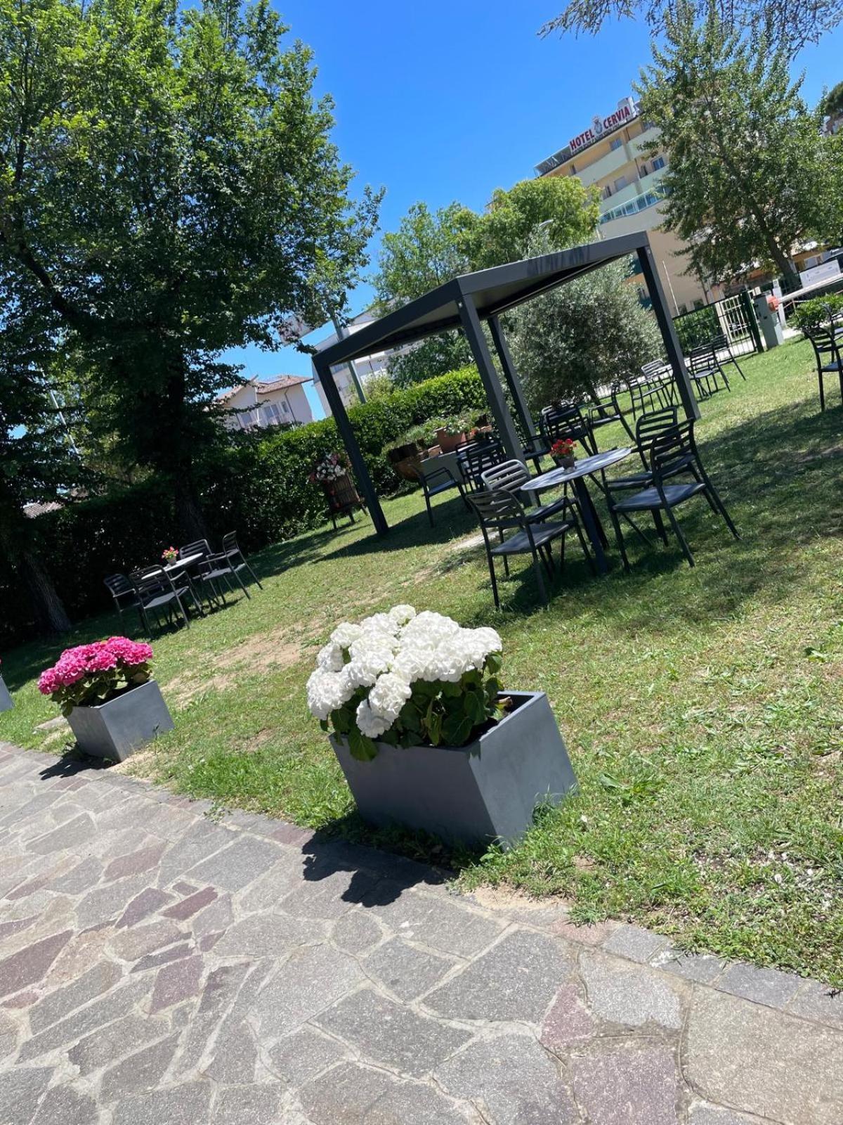 Hotel Amedea Cervia Buitenkant foto